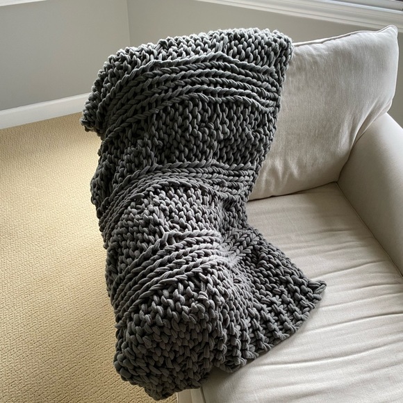 Pottery Barn chunky knit throw - Picture 1 of 6